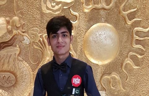 under-18 snooker champion Naseem Akhtar
