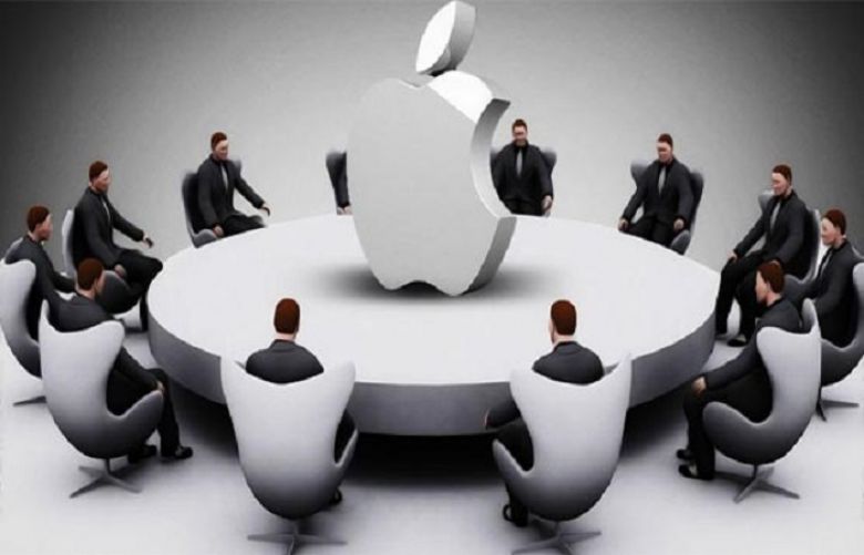 The Apple board currently has 8 members, including Chief Executive and Walt Disney Co CEO