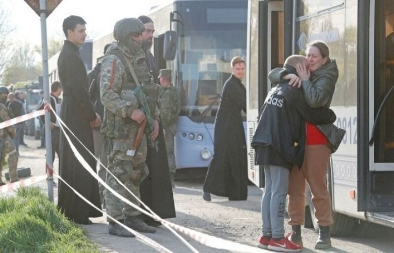 Heavy fighting in Ukraine; Mariupol evacuation delayed