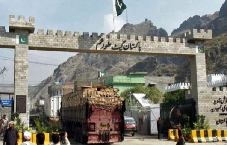 Pakistan seals land borders with Iran and Afghanistan