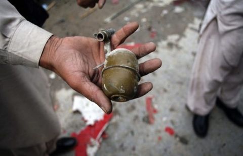 Seven injured in Lyari grenade attack
