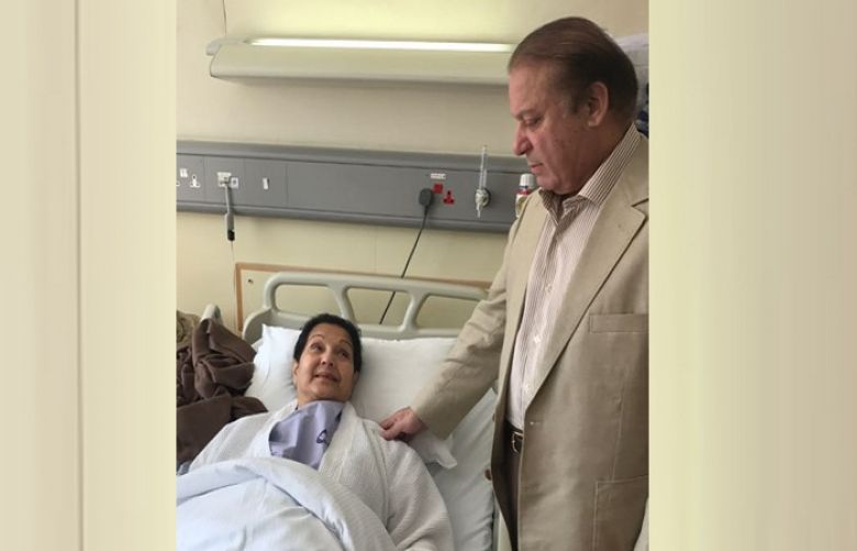 Nawaz Sharif meets wife Kulsoom Nawaz