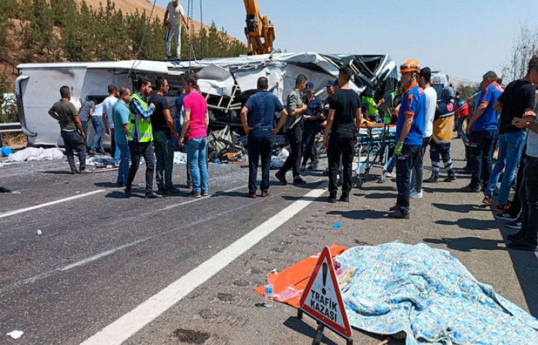 bus crashes at accident site in Turkey