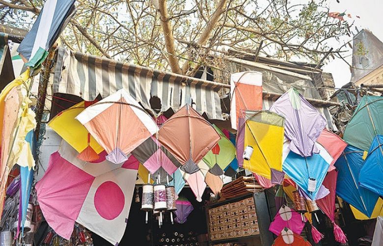 Two men arrested for allegedly supplying kites in Sialkot