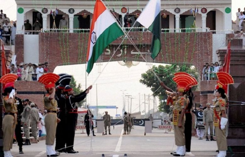 Two Pakistanis who accidentally crossed Indian border return