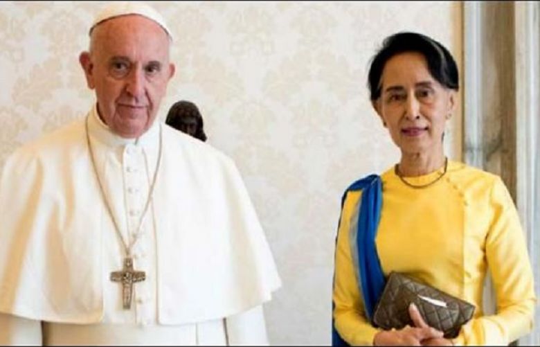 Pope begins Myanmar trip in shadow of Rohingya crisis