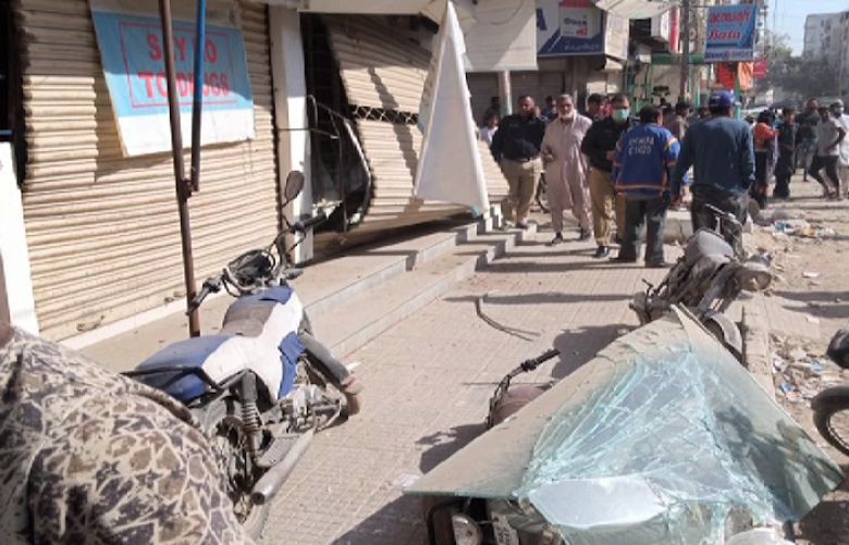 Blast reported at a bank in Karachi&#039;s Paposh area