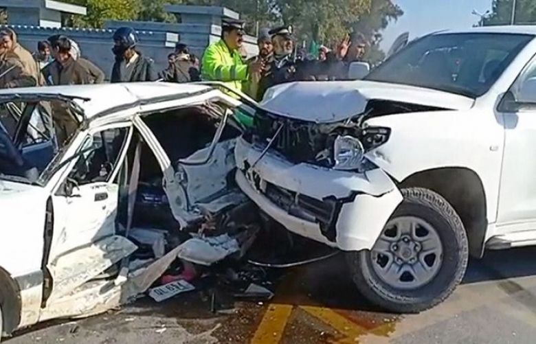 Woman killed, 5 injured as US embassy vehicle collides with car in Islamabad