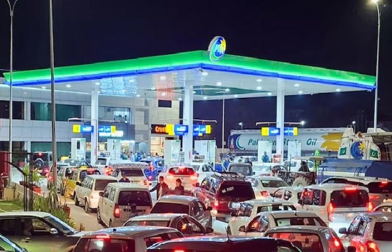 Govt slashes petrol, diesel prices by Rs5 per litre for next week