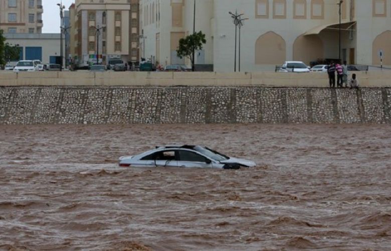 Cyclone Mekunu subsides after lashing Oman, killing five