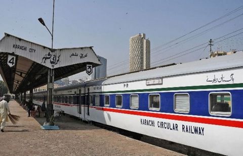Karachi: KCR Train Takes it First Run From City to Orangi Station