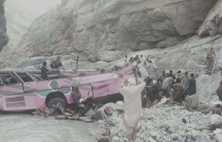 40 dead after bus plunges into ravine in Balochistan's Zhob