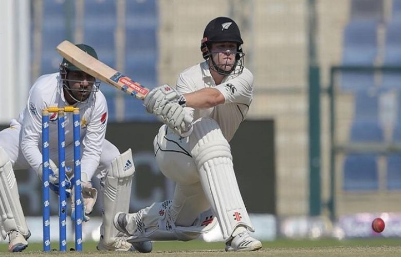 New Zealand declared their second innings on 353