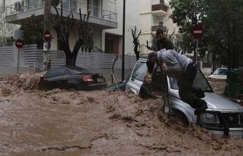 At least fifteen die in Greece flash flood