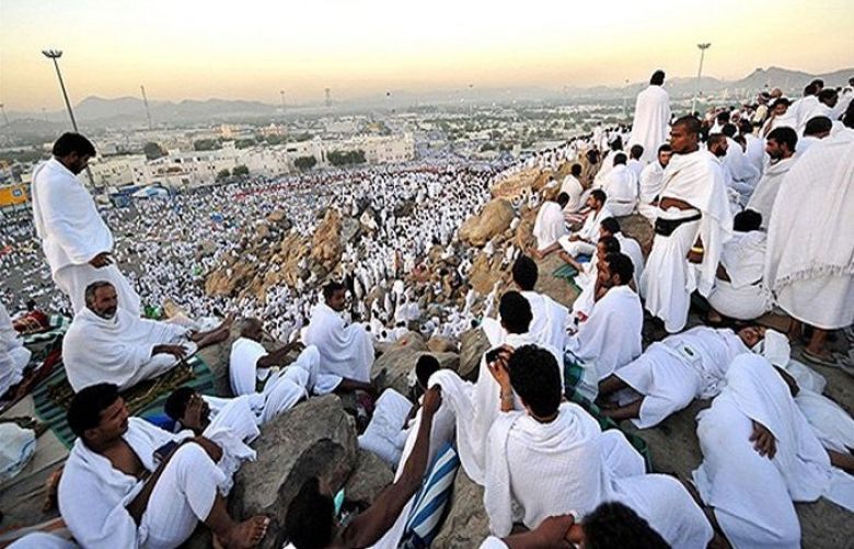 Pilgrims converge in Arafat to perform main ritual of Hajj