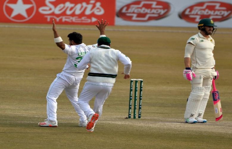 Pakistan Starts the Final Day of the Test Positively