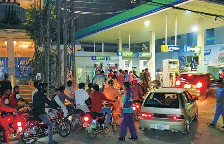 Court directs petrol pumps to not sell fuel to bikers without helmets