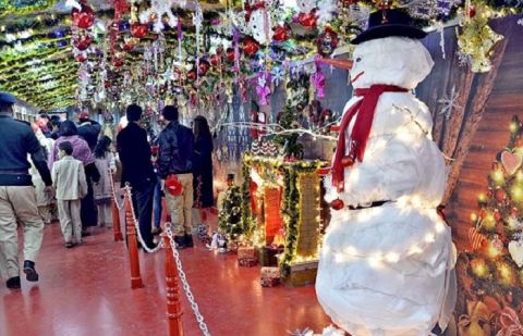 Christians celebrate Christmas in Pakistan and worldwide