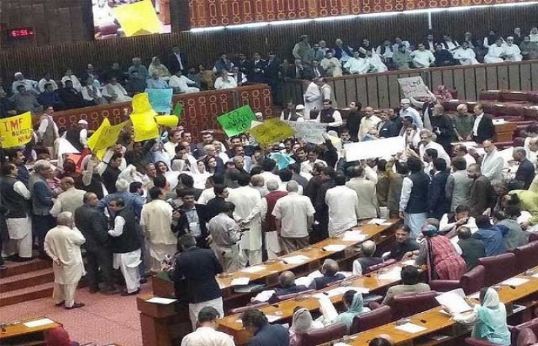 NA session ends in chaos as government lawmakers chant slogans against opposition leader