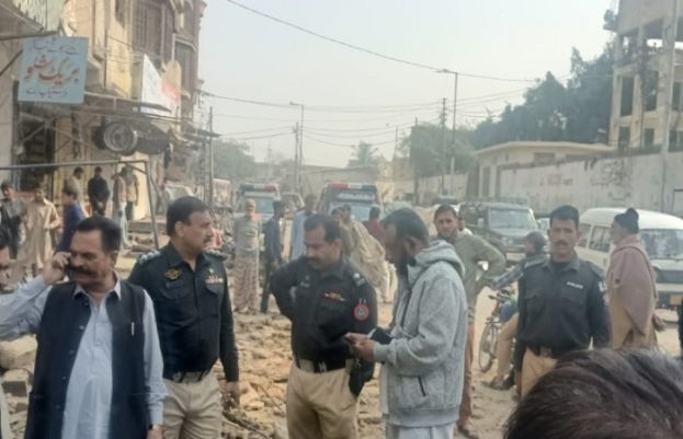 3 injured in explosion in sewerage line at Karachi's Mehmoodabad