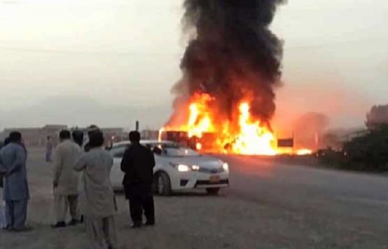 At least 13 dies as truck-bus collision in hub Balochistan