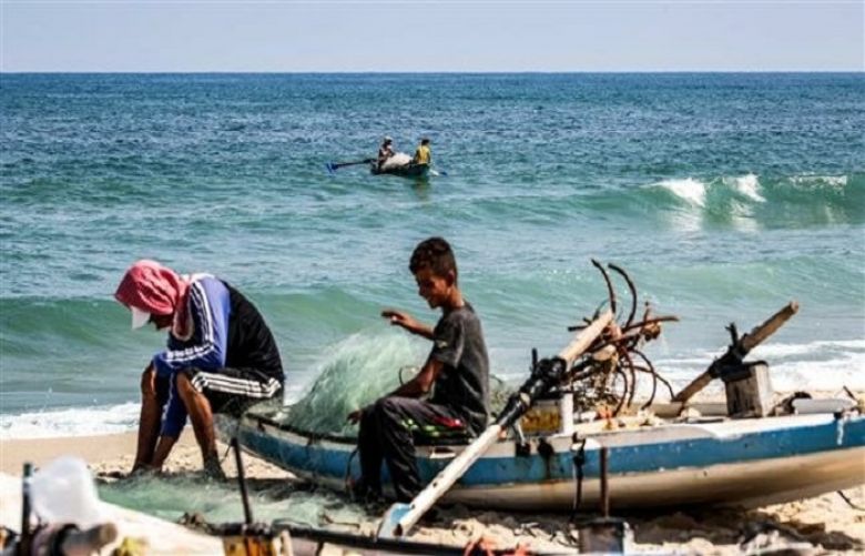 Israeli naval forces arrest two Palestinian fishermen off Gaza coast
