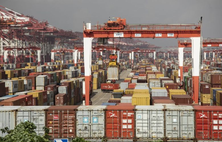 Unexpected growth in China&#039;s exports, but economists foresee future weakness