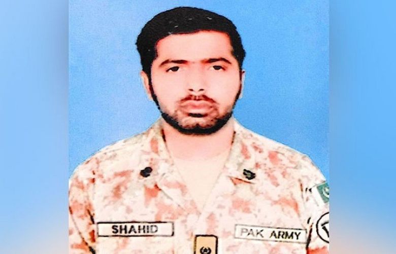 Major martyred as terrorists raid security forces post near Awaran