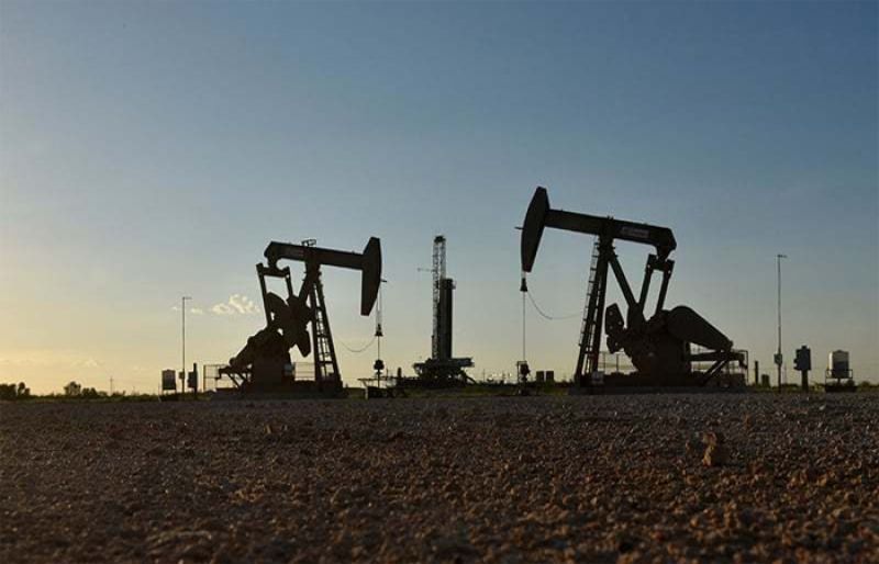 Photo of Oil Extends Rally On Russia Embargo Talk, Stocks Rise