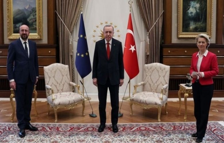 EU commission head taken aback as Erdogan and her colleague snap up chairs