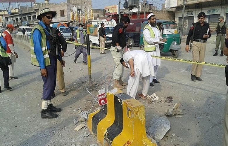 Three including two cops injured in Peshawar blast