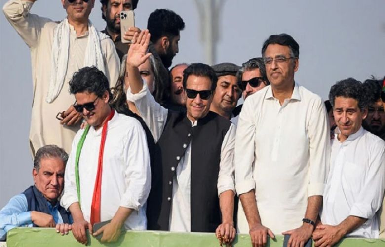 Imran, other PTI leaders booked in Islamabad over &#039;arson, vandalism&#039; by supporters during Azadi March