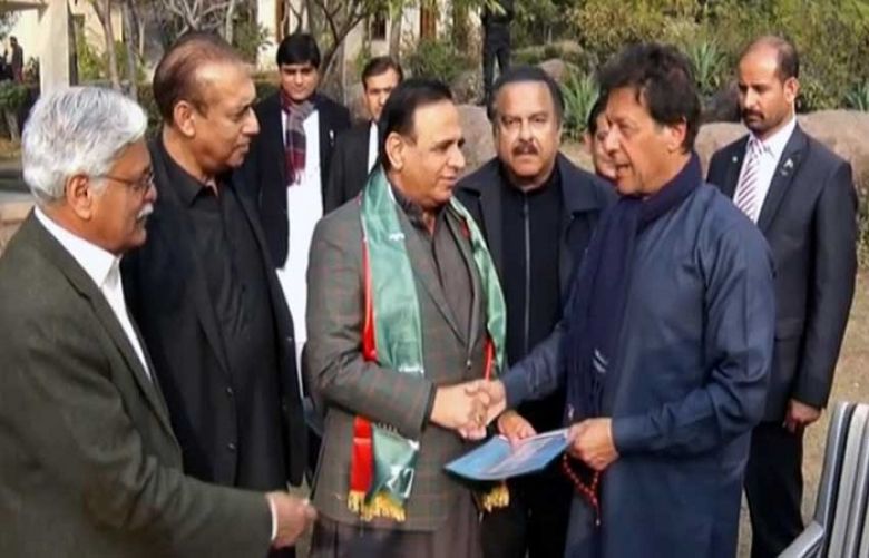 Former chairman APML Dr Amjad joins PTI