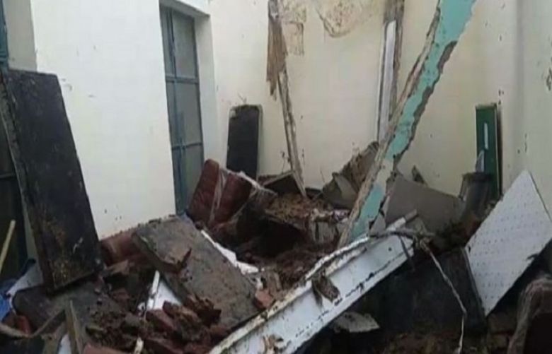 Roof collapse kills three in Jhang