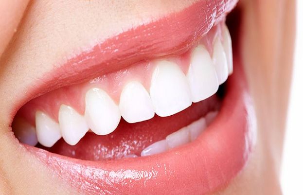 8 foods that naturally whiten your teeth