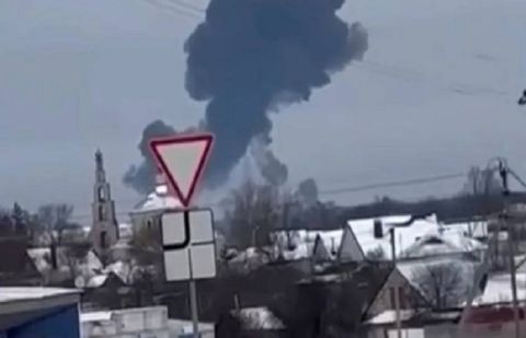 Russian plane crashes while carrying Ukrainian POWs
