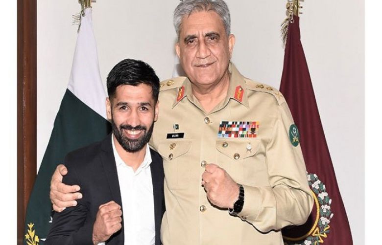 COAS General Bajwa meets boxer Muhammad Waseem