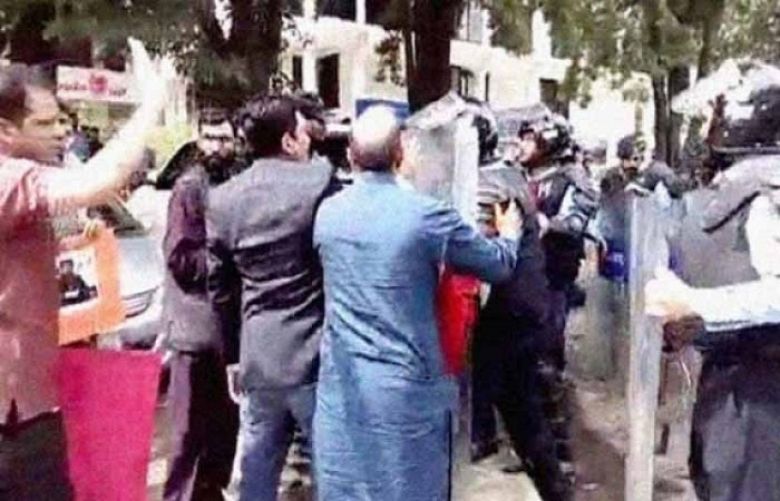 Chief Justice take notice on Police, journalists clash