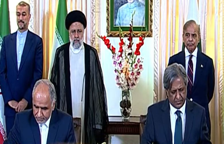 Pakistan, Iran sign 8 agreements &amp; MoUs for cooperation