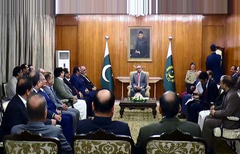 President Alvi urges to work with foreign investors in joint ventures