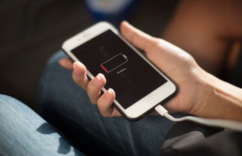 Charging mistakes that are damaging your phone battery