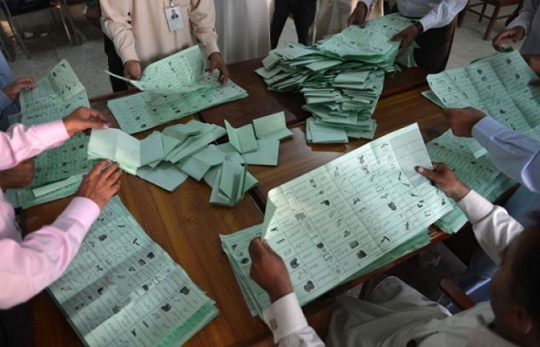 Federal cabinet allows dual nationals to contest polls