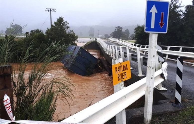 Tourists stranded as cyclone&#039;s tail hits New Zealand