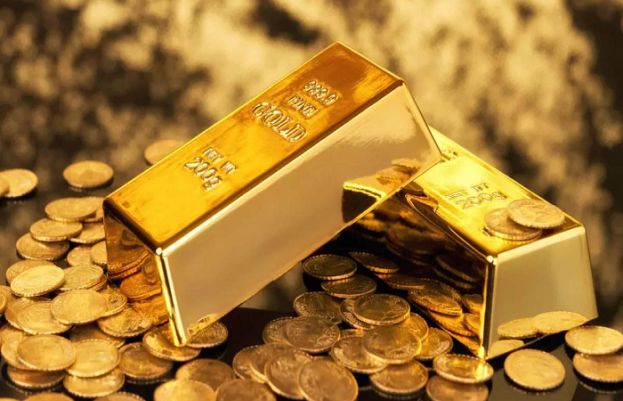 Gold price plunges