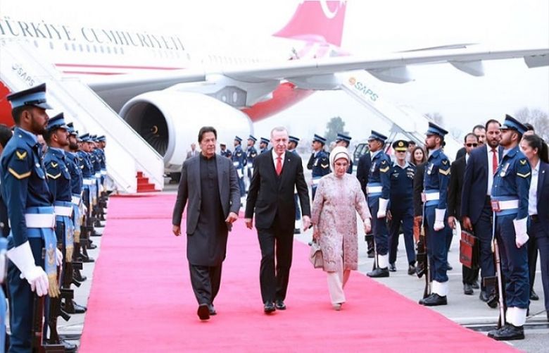 Turkish President Erdogan arrives in Islamabad