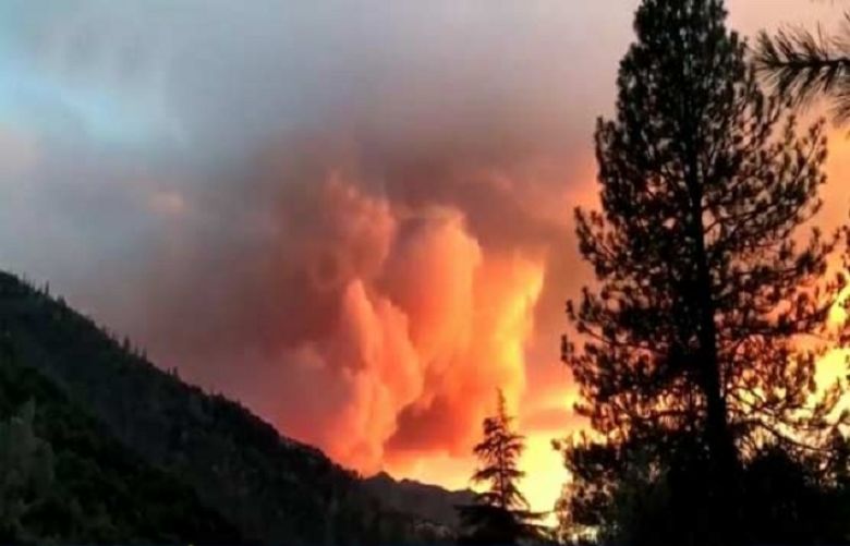 massive wildfire near California&#039;s Yosemite National Park