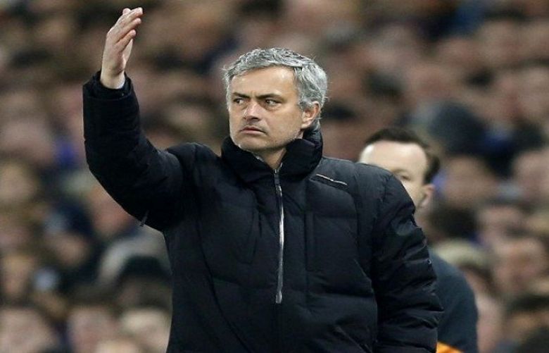 Mourinho plans to end rot as United host Arsenal