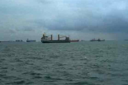 Eight die in Indonesia ferry sinking 