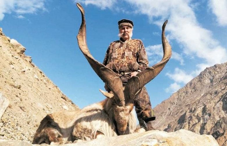 American hunter hunts highest-rated Astore Markhor in Doyan Valley 