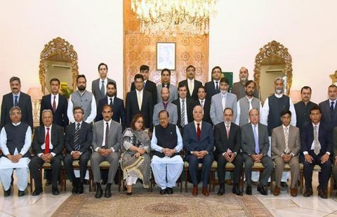 President Mamnoon holds farewell meeting with Presidency's staffers